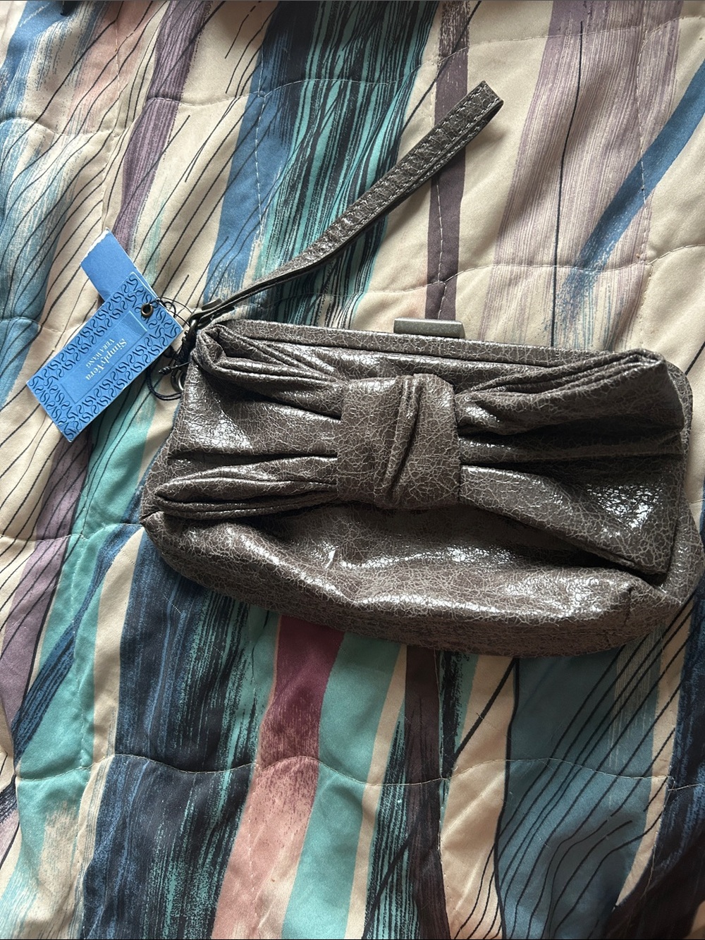BNWT Vera Wang Wristlet